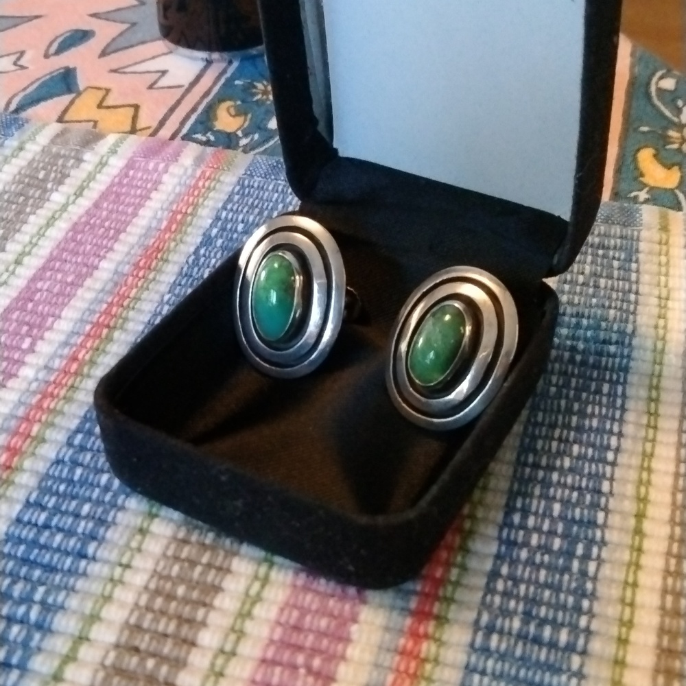 Carmen Beckmann sterling  screwback earrings with green stone
